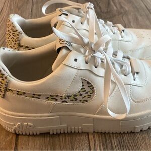 Women’s Air Force One Shoes Like New size 9.5
